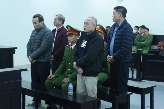 Nhận hối lộ hàng chục tỷ đồng, 2 cựu cán bộ ở Đắk Lắk lĩnh án