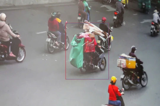 Camera AI ghi lại hình ảnh vi phạm của tài xế. Ảnh: Công an Hà Nội.