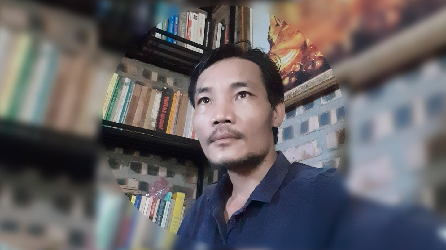 Tranh cãi về bài thơ “Bắt nạt” và luận bàn về quyền lựa chọn sách giáo khoa