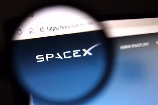 SpaceX và Google ký thỏa thuận cung cấp dịch vụ đám mây dài hạn. Ảnh: Reuters.