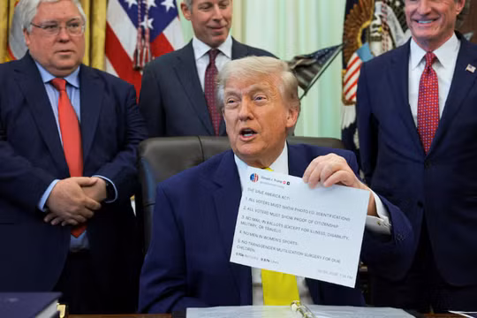 Bán quyền xem sớm bài đăng Truth Social: Chiêu kiếm tiền mới của ông Donald Trump