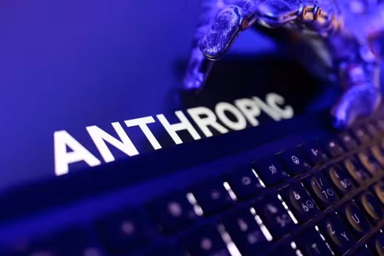 Cơ quan an ninh mạng Mỹ ứng dụng mô hình trí tuệ nhân tạo của Anthropic để rà soát mã nguồn chính phủ. Ảnh: Reuters.