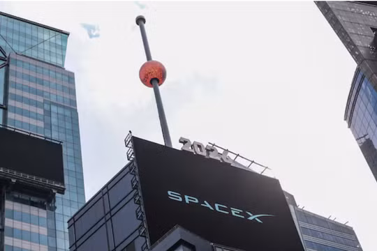 Cổ phiếu SpaceX lao dốc, Elon Musk mất danh hiệu tỷ phú nghìn tỷ USD