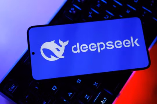 DeepSeek nhận vốn khủng từ Tencent và CATL, chuẩn bị lên sàn chứng khoán. Ảnh: Reuters.