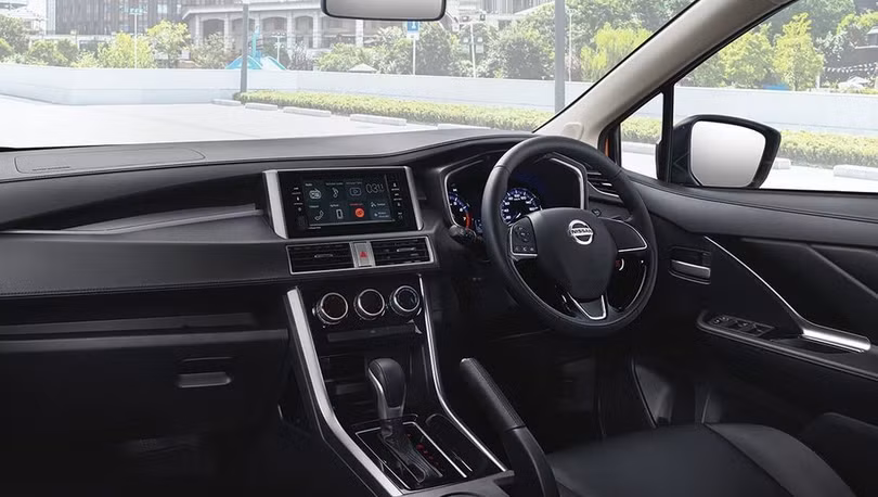 Nội thất của Nissan Liniva 2019 được bê nguyên thiết kế của Mitsubishi Xpander.