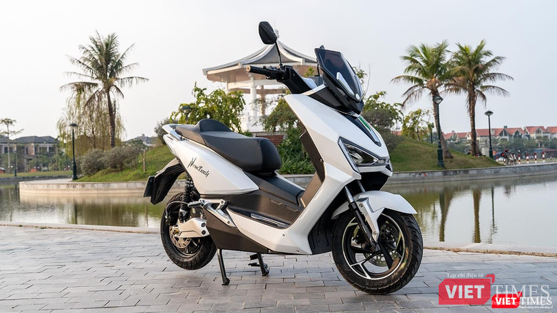 Đại đa số những chiếc xe máy điện tại thị trường Việt Nam đang thiếu những thiết kế đột phá và được đầu tư để trở thành một chiếc xe máy điện thực sự. Đại đa số những chiếc xe máy điện tại thị trường Việt Nam đang thiếu những thiết kế đột phá và được đầu tư để trở thành một chiếc xe máy điện thực sự.