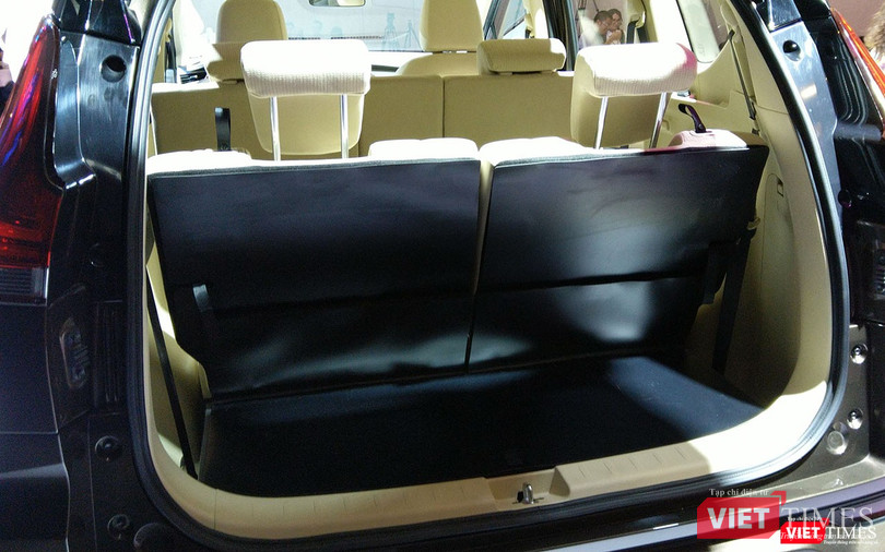Khi sử dụng đủ 3 hàng ghế, khoang hành lý vẫn còn đủ chỗ cho những đồ dùng phục vụ hành trình ngắn ngày.