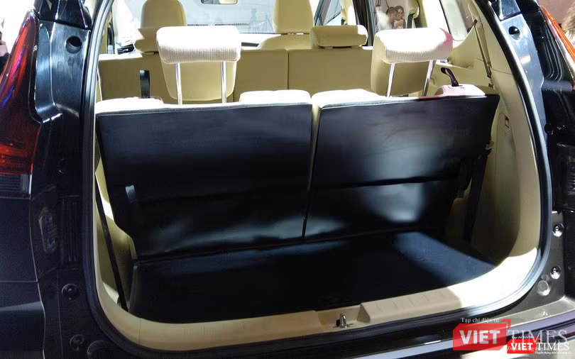 Khi sử dụng đủ 3 hàng ghế, khoang hành lý vẫn còn đủ chỗ cho những đồ dùng phục vụ hành trình ngắn ngày.