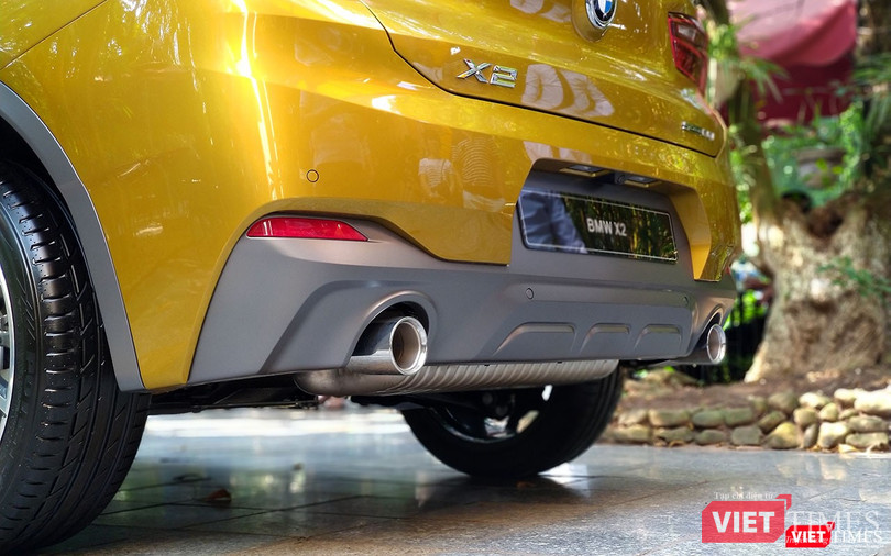 Tất cả các biến thể của động cơ 4 xi-lanh trên BMW X2 đều đi kèm bộ ống xả đôi với đường kính 90 mm mang đến cái nhìn cực kỳ thể thao và mạnh mẽ.