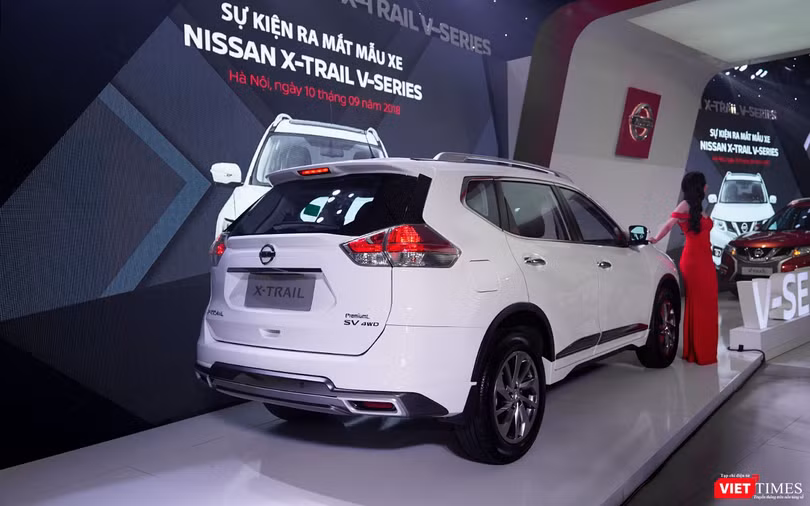 Đuôi xe Nissan X-Trail V-Series trong mạnh mẽ và thể thao hơn Đuôi xe Nissan X-Trail V-Series trong mạnh mẽ và thể thao hơn