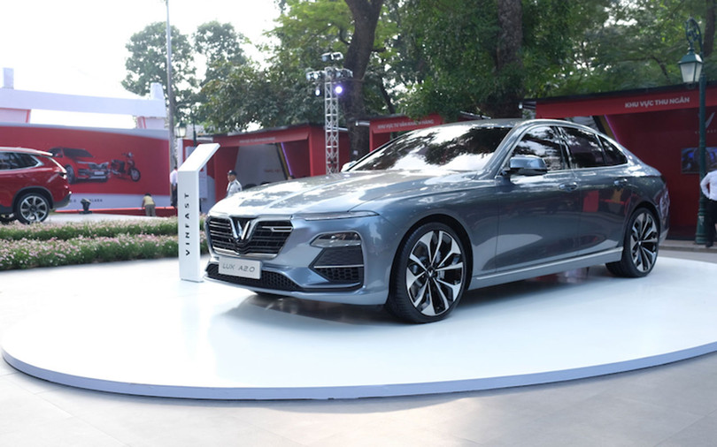 VinFast Lux A 2.0 (Sedan) có giá 800 tỷ đồng (chưa VAT) VinFast Lux A 2.0 (Sedan) có giá 800 tỷ đồng (chưa VAT)