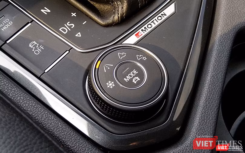 Có 4 chế độ lái cho người dùng tùy chọn dựa vào điều kiện vận hành tốt hay xấu. Có 4 chế độ lái cho người dùng tùy chọn dựa vào điều kiện vận hành tốt hay xấu.
