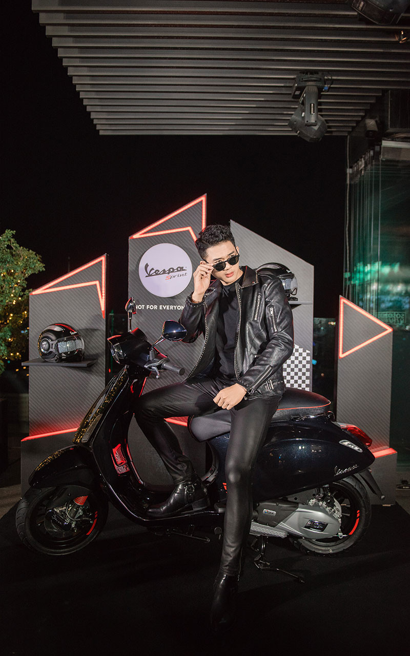 Phiên bản Vespa Sprint Carbon 125cc Phiên bản Vespa Sprint Carbon 125cc