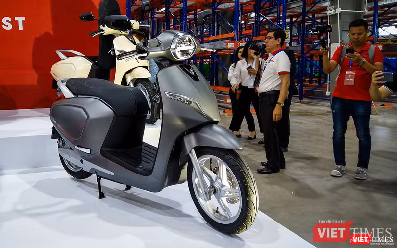 Hàng loạt các trạm sạc và đổi pin sẽ được thiết lập rộng khắp trên toàn quốc. Hàng loạt các trạm sạc và đổi pin sẽ được thiết lập rộng khắp trên toàn quốc.