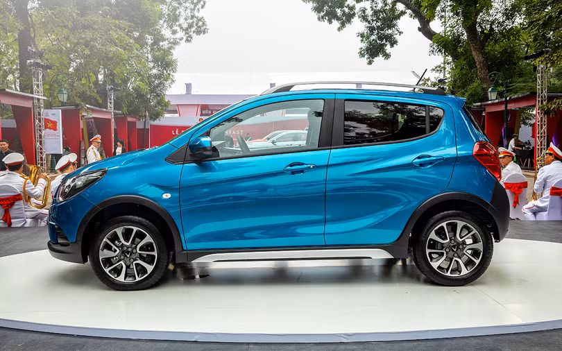 Tay nắm cửa phía sau không còn được bố trí ẩn ở phía trên cao của trụ C nữa. Tay nắm cửa phía sau không còn được bố trí ẩn ở phía trên cao của trụ C nữa.