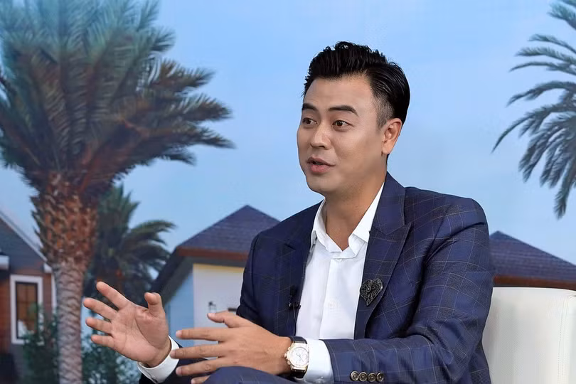 Diễn viên Tuấn Tú cho biết hiện tại nếu có ý định sở hữu thêm một căn nhà nữa thì anh sẽ chọn những địa điểm để mang lại giá trị sống cho bản thân mình