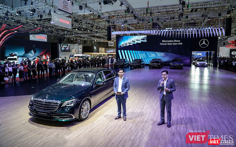 Mercedes-Maybach S560 4MATIC là nhân vật chính trên sân khấu toàn ngôi sao. (Ảnh: Ngô Minh)