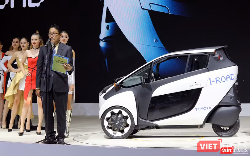 Toyota i-Road nhận được sự chú ý nhờ kiểu dáng nhỏ gọn, rất phù hợp với việc di chuyển tại các thành phố lớn đông đúc dân cư.