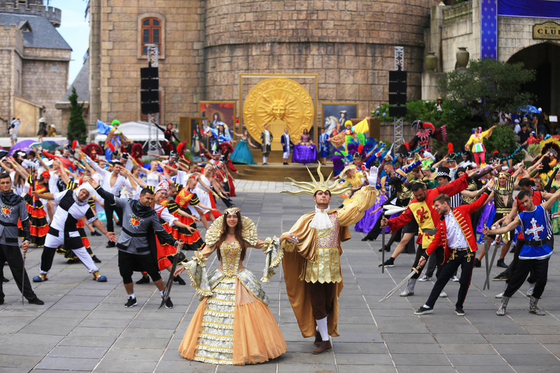 Carnival yến tiệc vua mặt trời