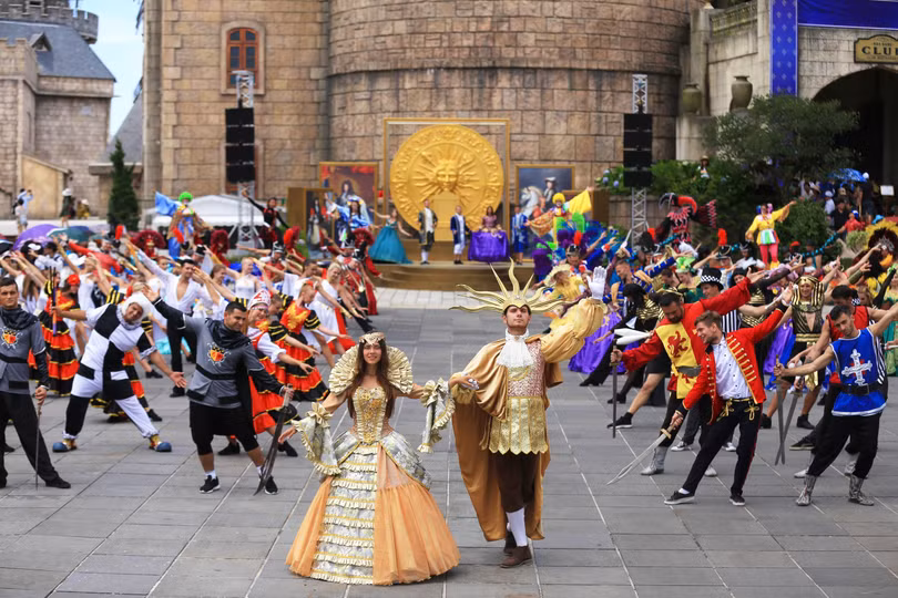 Carnival yến tiệc vua mặt trời