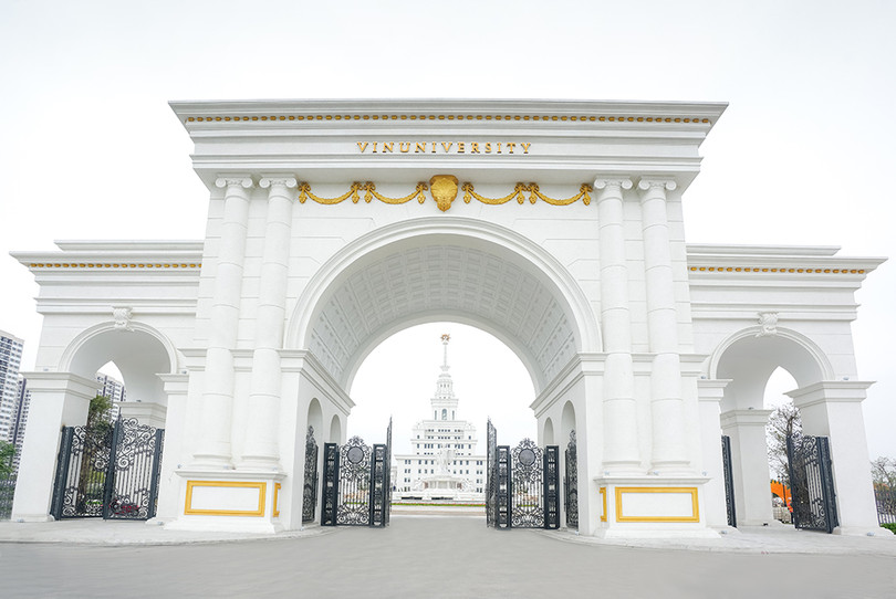 ngay từ khi khởi sự, VinUni đã hợp tác chặt chẽ với hai trường Đại học tinh hoa hàng đầu thế giới là Đại học Cornell và Đại học Pennsylvania. Hai đối tác chiến lược thuộc nhóm Ivy League (Mỹ), thuộc Top 20 Đại học hàng đầu thế giới 