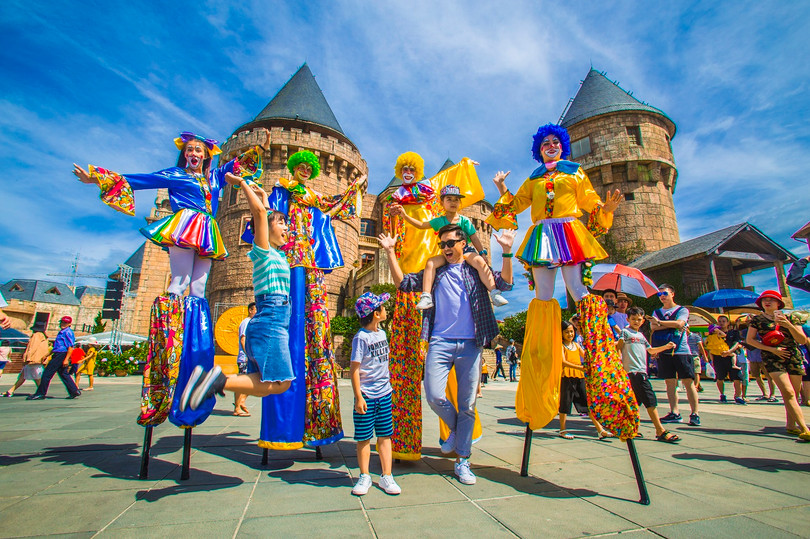 Sun World Ba Na Hills trở thành một trong những điểm không thể bỏ qua của du khách khi đến thăm Đà Nẵng. Sun World Ba Na Hills trở thành một trong những điểm không thể bỏ qua của du khách khi đến thăm Đà Nẵng.