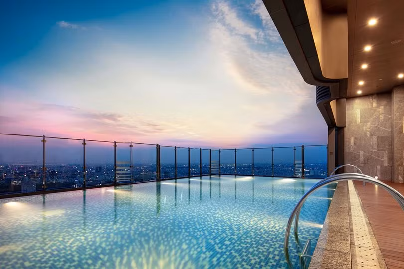 Bể bơi trên không