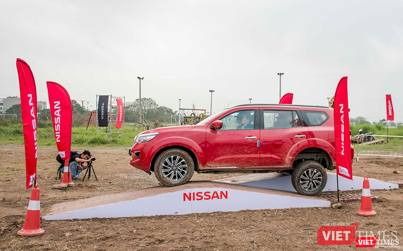 Bài thử này còn cho thấy khả năng vững chắc của hệ thống khung gầm và khả năng cung cấp độ êm ái của hệ thống giảm xóc.