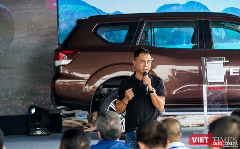 Anh Nguyễn Hồng Vinh - đại diện ban tổ chức chương trình giới thiệu một số tính năng quan trọng của Nissan Terra sẽ được thể hiện trong các bài thử nghiệm.