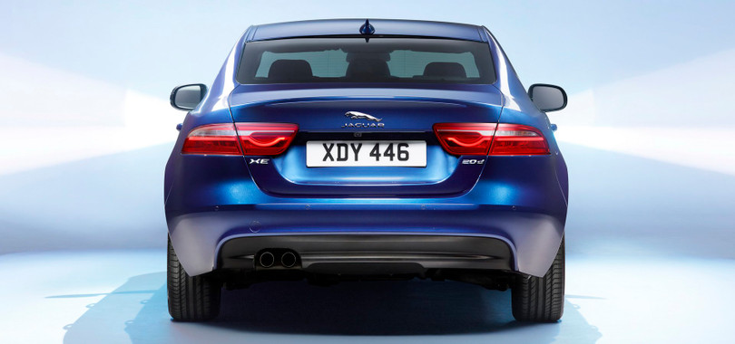 Jaguar XE mới và cũ: Hãy xem những khác biệt! ảnh 4