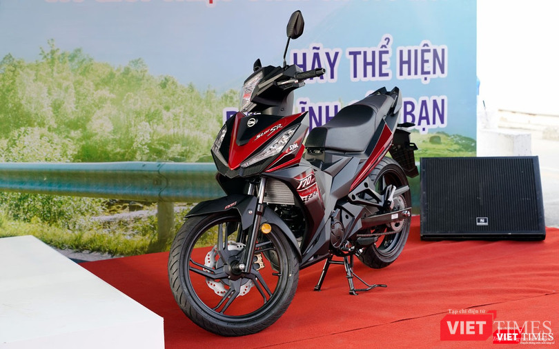 Ở SYM Star SR 170, chúng ta có thể nhìn thấy nhiều điểm thiết kế quen thuộc đã từng có trên các mẫu xe côn tay thể thao phổ thông hiện đang bán tại thị trường Việt Nam. Ở SYM Star SR 170, chúng ta có thể nhìn thấy nhiều điểm thiết kế quen thuộc đã từng có trên các mẫu xe côn tay thể thao phổ thông hiện đang bán tại thị trường Việt Nam.