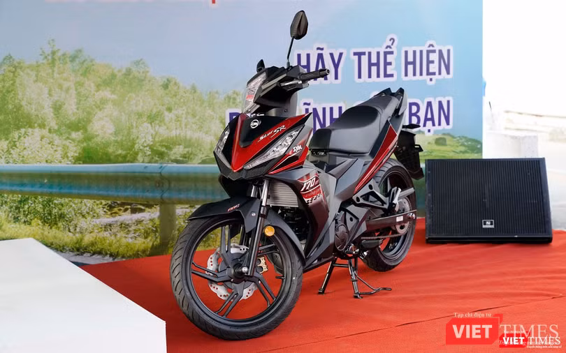 Ở SYM Star SR 170, chúng ta có thể nhìn thấy nhiều điểm thiết kế quen thuộc đã từng có trên các mẫu xe côn tay thể thao phổ thông hiện đang bán tại thị trường Việt Nam.