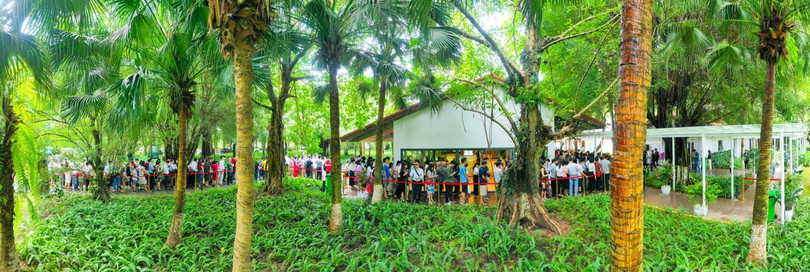 Mới đây, tập đoàn Ecopark đã chính thức khai trương nhà mẫu căn hộ Sky Oasis cho khách tham quan và mua căn hộ. Sự kiện này thu hút hàng nghìn khách hàng quan tâm, xếp hàng dài cả cây số, tạo ra một cơn sốt chưa từng có tại thị trường bất động sản Hà Nội”