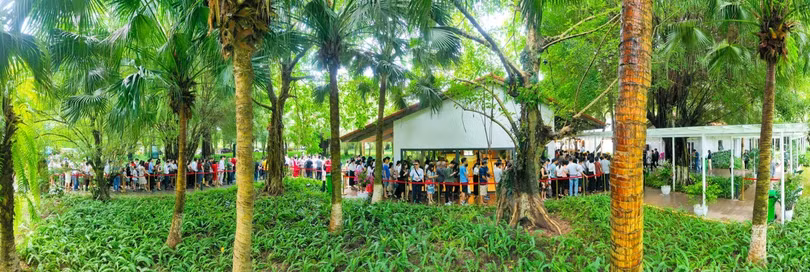 Mới đây, tập đoàn Ecopark đã chính thức khai trương nhà mẫu căn hộ Sky Oasis cho khách tham quan và mua căn hộ. Sự kiện này thu hút hàng nghìn khách hàng quan tâm, xếp hàng dài cả cây số, tạo ra một cơn sốt chưa từng có tại thị trường bất động sản Hà Nội”