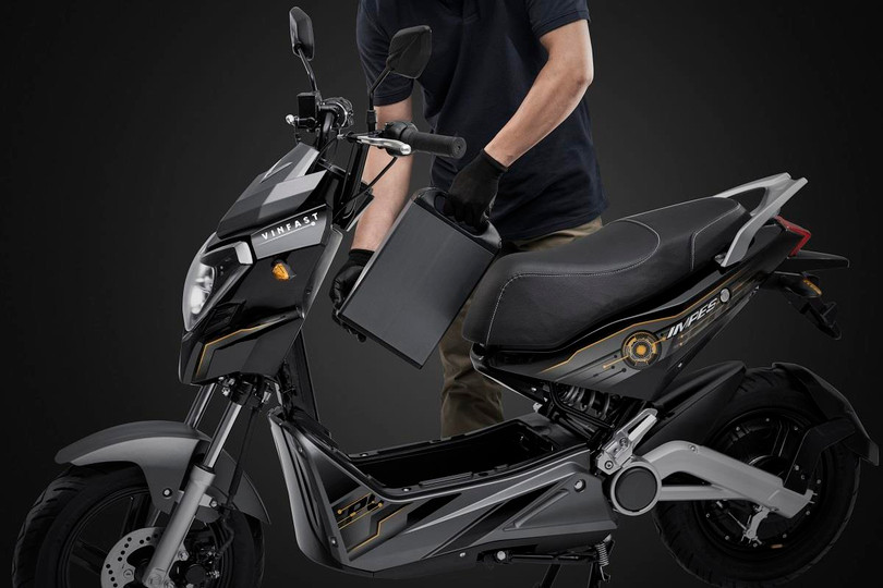 Với giải pháp đổi pin tiện dụng, người dùng xe máy điện VinFast Impes và VinFast Ludo sẽ không phải tự sạc...