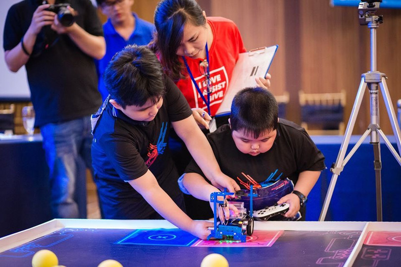 Hình ảnh học sinh của KDI Education tham gia MakeX Robotics Competition Hình ảnh học sinh của KDI Education tham gia MakeX Robotics Competition