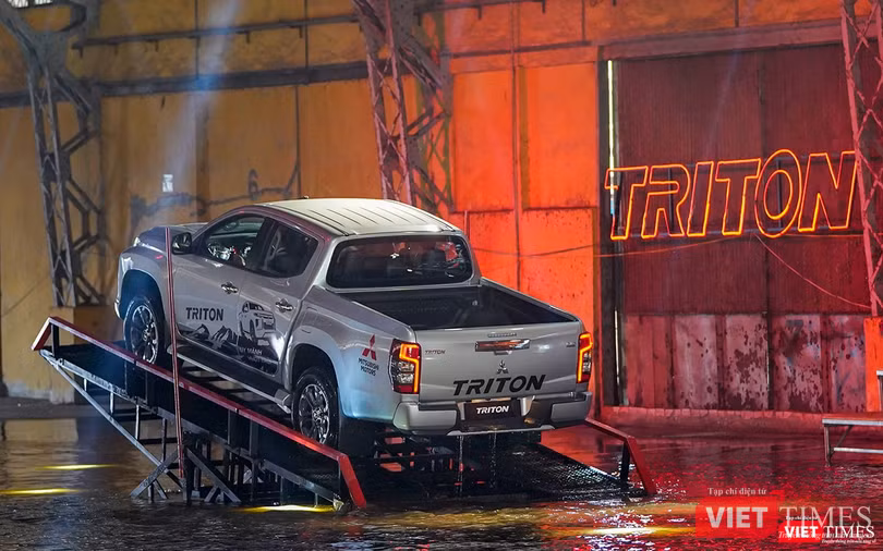 Cấu tạo bởi vật liệu thép siêu cường có độ cứng cao cùng với công nghệ khung xe RISE, thiết kế đảm bảo khả năng hấp thụ năng lượng va chạm từ mọi hướng và phân tán lực tác động giúp bảo vệ tối ưu.