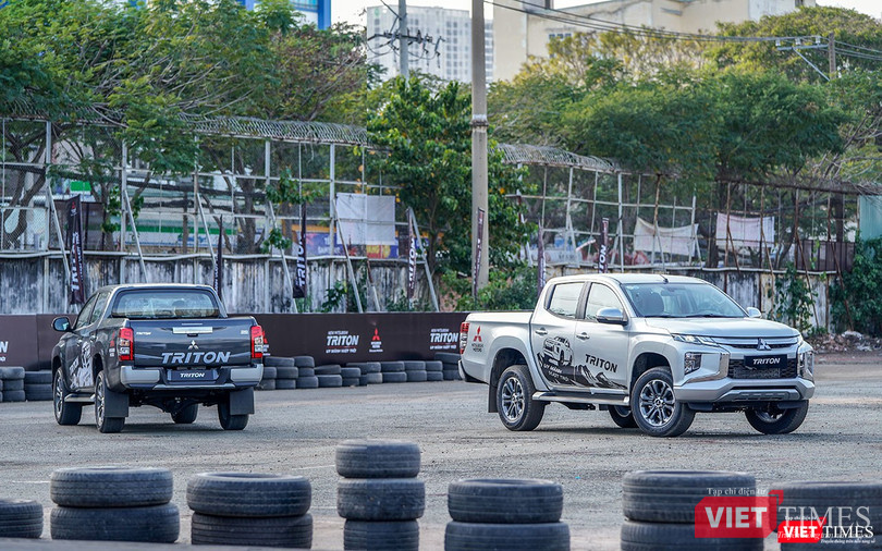 Mitsubishi Triton 2019 hiện mới chỉ 2 phiên sử dụng động cơ Diesel 2.4L MIVEC, chỉ có hộp số tự động 6 cấp. Phiên bản số sàn sẽ sớm được Mitsubishi đưa về để phục vụ các đối tượng khách hàng kinh doanh vận tải.
