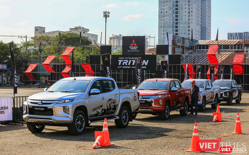 Dàn xe được chuẩn bị đầy đủ để khách hàng có dịp trải nghiệm các tính năng mới trên Mitsubishi Triton 2019.