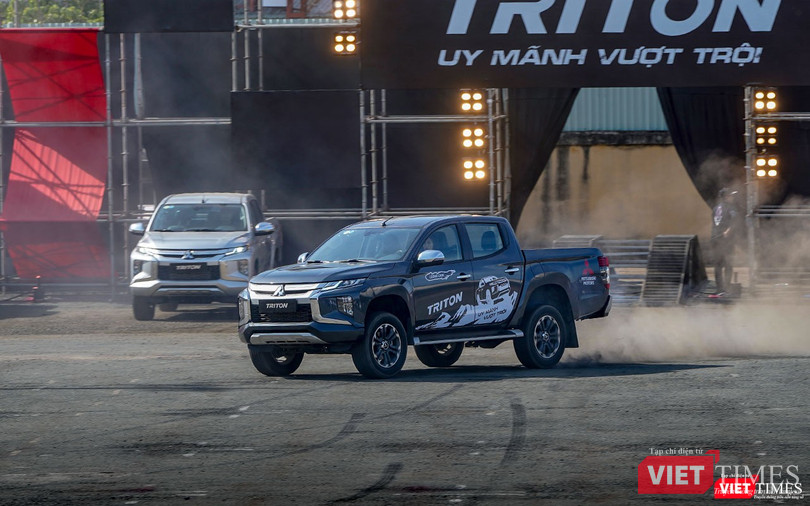 · MitsubishiViệt Nam giới thiệu Triton 2019 phiên bản mới không chỉ mang đến những trải nghiệm thú vị, mà còn đại diện cho phong cách sống năng động, tự tin vượt lên trên mọi thử thách.