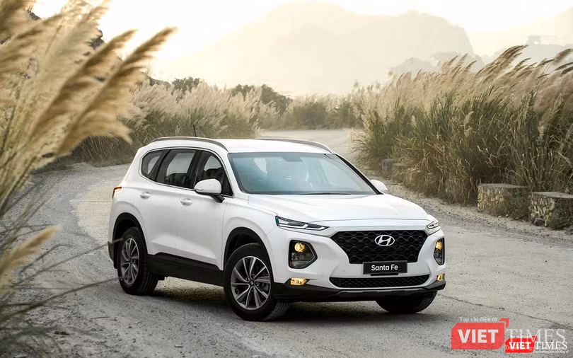 Hyundai Santa Fe 2019 hứa hẹn sẽ tiếp tục gắt hái thành công tại thị trường Việt Nam. Hyundai Santa Fe 2019 hứa hẹn sẽ tiếp tục gắt hái thành công tại thị trường Việt Nam.