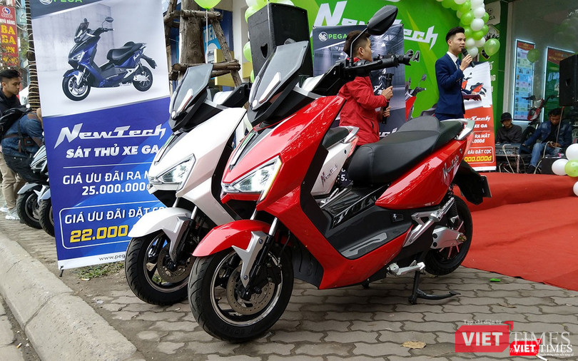 Pega NewTech có thiết kế tương đồng với các mẫu xe tay ga Maxi-Scooter .