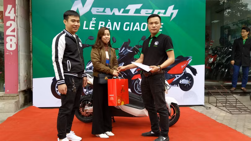 50 khách hàng đầu tiên đã được nhận xe với giá ưu đãi 22 triệu đồng sau khi đặt cọc trong buổi ra mắt mẫu Pega NewTech.