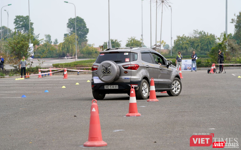 Các phần trải nghiệm trên điều kiện đường Onroad
