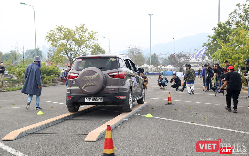 Các phần trải nghiệm trên điều kiện đường Onroad