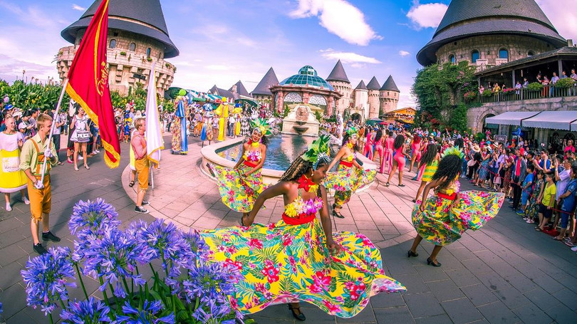 Vũ điệu đầy màu sắc tại Sun World Ba Na Hills
