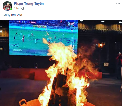 “Cháy lên Việt Nam!” vốn là lời cổ vũ tinh thần quen thuộc của người hâm mộ cả nước. Nhưng tại Hà Giang, các VinFaster đã biến nó thành một nguồn “sức mạnh vật chất” để cùng cháy hết mình, truyền lửa cho các chàng trai áo đỏ trong hành trình hiện thực hóa giấc mơ vàng SEA Games trên đất Philippines.