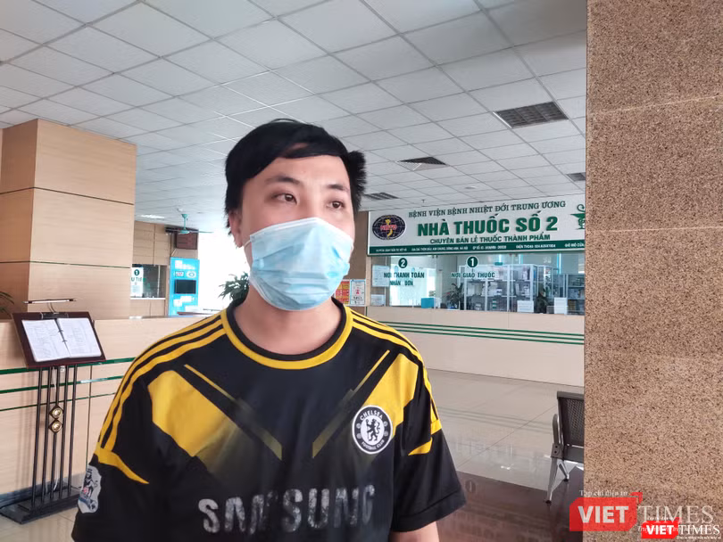 Bệnh nhân 320 mắc COVID-19 từng phải thở oxy trong 1 tuần. Ảnh: Minh Thúy