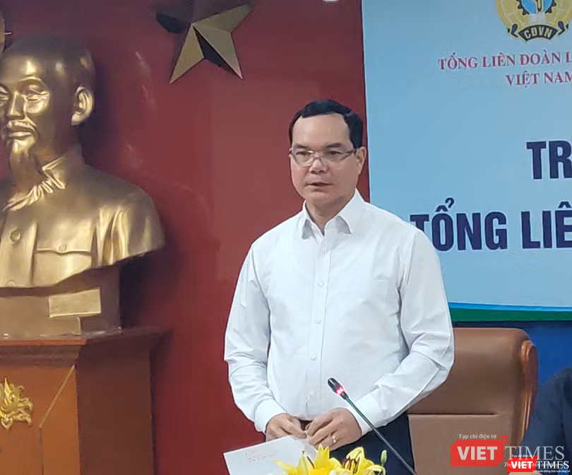 Ông Nguyễn Đình Khang – Ủy viên Ban Chấp hành Trung ương Đảnh, Chủ tịch tổng Liên đoàn Lao động Việt Nam (Ảnh: Minh Thú)