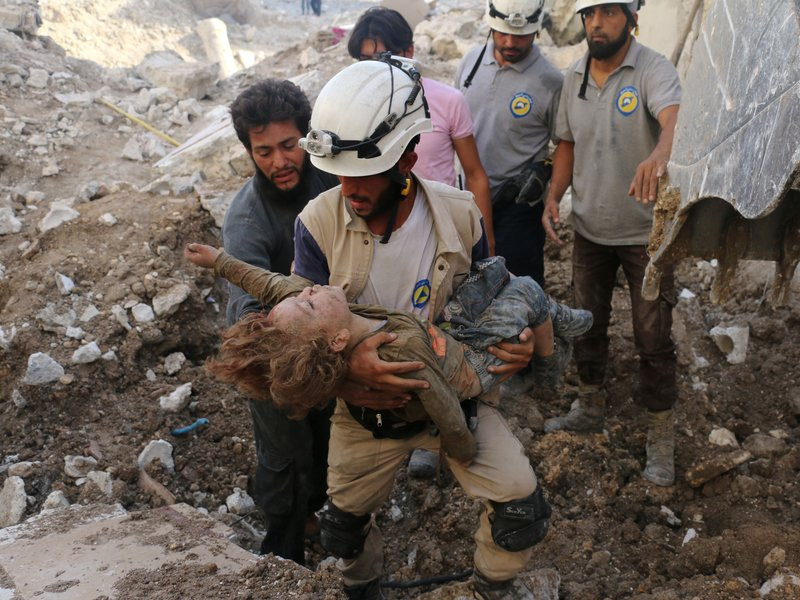 Tổ chức Mũ Trắng được coi là đã dàn dựng nhiều vụ tấn công hóa học giả tại Syria nhằm đổ tội cho chính phủ của tổng thống Bashar al-Assad.